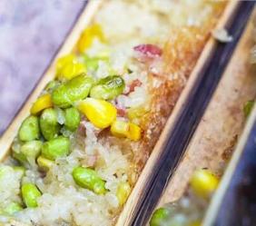 跟孩子一起制作山間美味——野炊竹筒飯