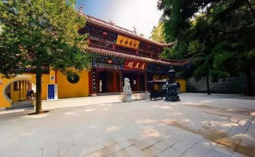 天王殿大門